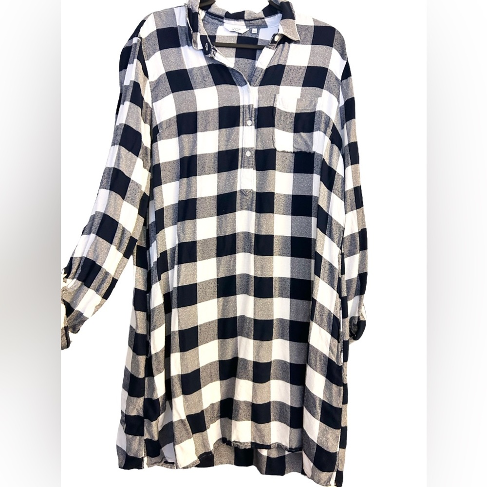 Crown and Ivy Buffalo Plaid button/pocket dress